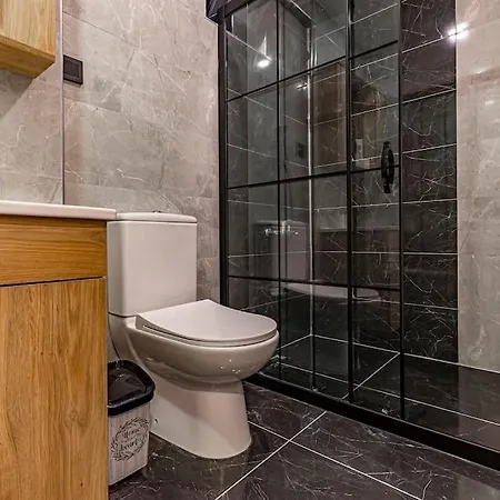 Near By The Land Of Legends , Private Pool With Jakuzzi Euphoria