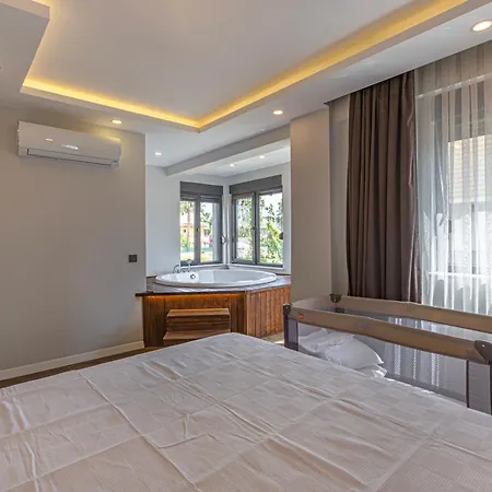 Near By The Land Of Legends , Private Pool With Jakuzzi Euphoria * Μπέλεκ